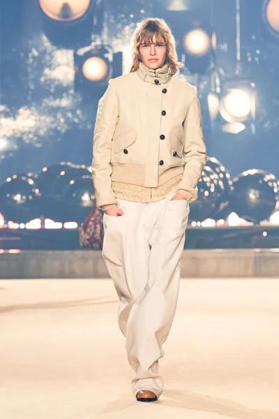 Look 3